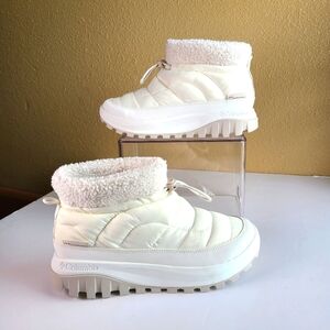 Columbia snow boots Snowtrot Shorty - women size 10